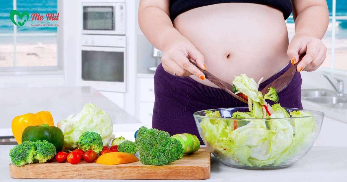 Rau xanh là đáp án cho thắc mắc bà bầu nên ăn gì